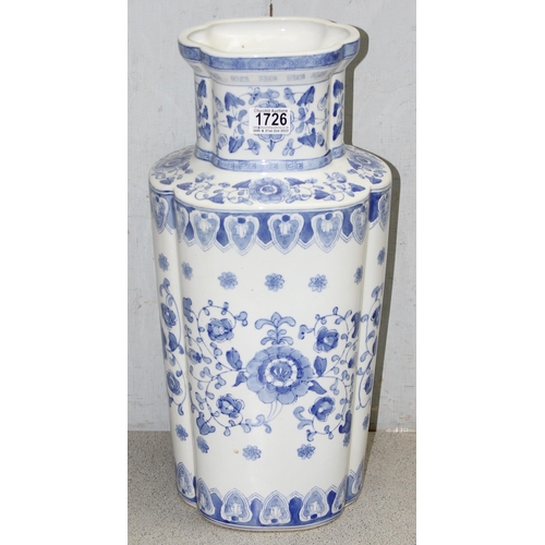 1726 - A large 20th century Chinese blue & white floor vase, approx 50cm tall