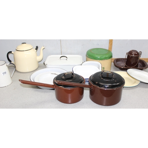 1741 - A large qty of assorted vintage enamelware