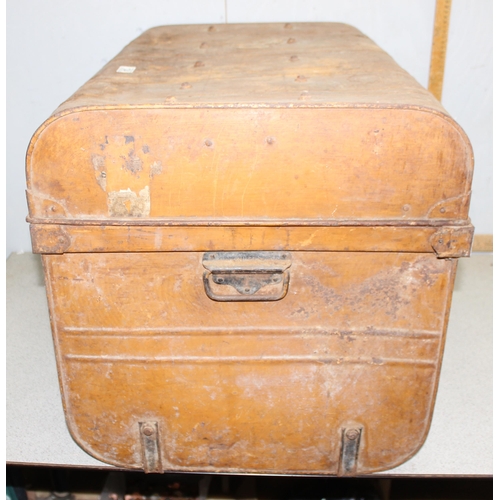 124 - Large vintage tin travel trunk, approx 74cm x 52cm x 52cm