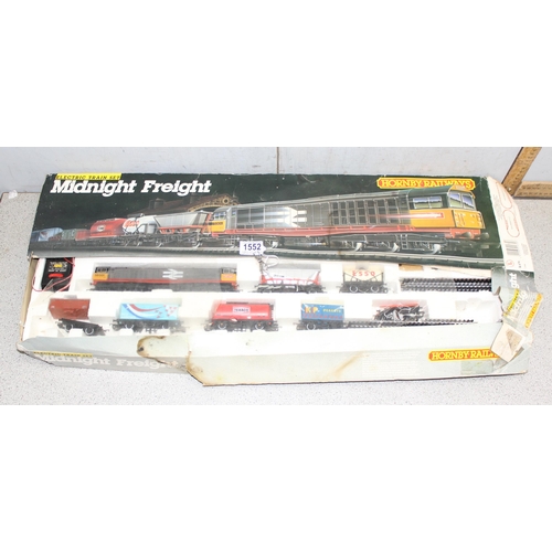 1552 - Vintage Hornby OO gauge Midnight Freight R674 train set, with some loose original packaging