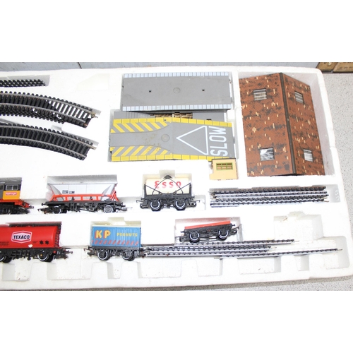 1552 - Vintage Hornby OO gauge Midnight Freight R674 train set, with some loose original packaging