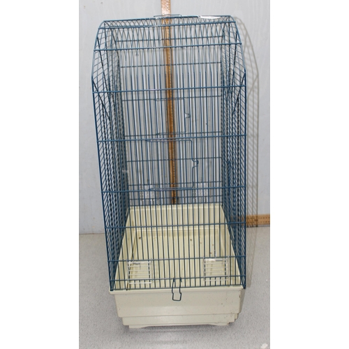 1783 - 2 bird cages in turquoise and white, approx 58cm x 35cm x 80cm and 57cm x 26cm x 47cm