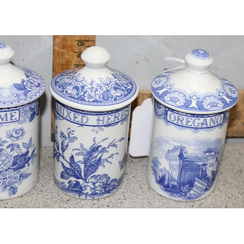 1792 - 5 Spode blue and white spice and herb jars, approx 12cm