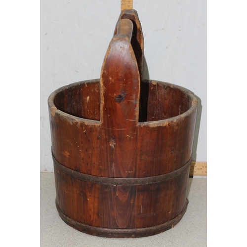 1797 - Vintage half-barrel style coopered wooden yoke pale/bucket, approx 36cm diameter