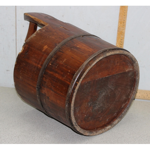 1797 - Vintage half-barrel style coopered wooden yoke pale/bucket, approx 36cm diameter