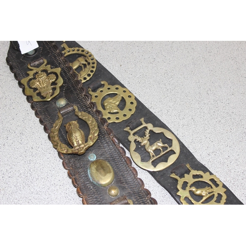 1803 - Qty of vintage horse brasses on leather straps