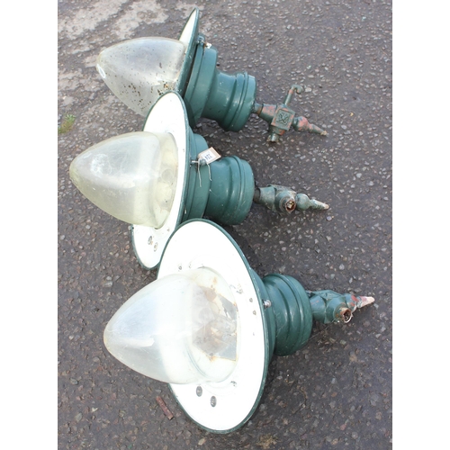 324 - 3 Victorian style street lights, approx 41cm W x 30cm D x 55cm H