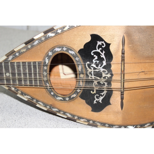 612 - Vintage boxed Il Globo Mandolin