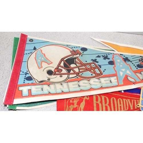 732 - Qty of vintage American sports wall pennant flags, mainly Baseball and American Football