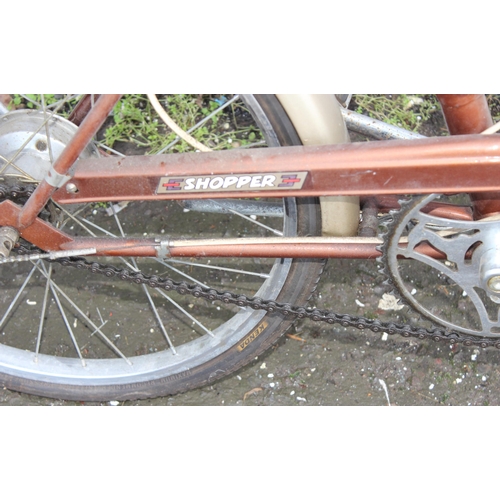 735 - Vintage Raleigh Shopper bicycle