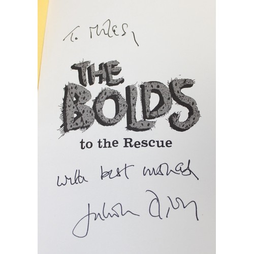 539 - A large qty of assorted books to incl 'The Bolds' by Julian Clary, signed