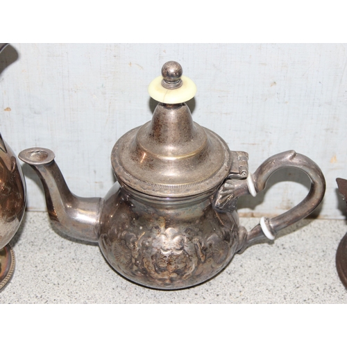 1036 - Silver-plated hot water pot, a Theire Monlay Hassan Fabrication Dar El Berrad North African teapot, ... 