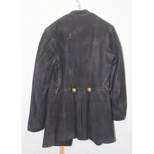 1436 - A late 19th or early 20th century fireman's jacket by Hobson & Sons of London