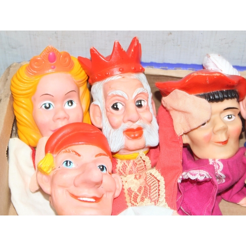 1516 - Vintage Punch & Judy hand puppets with rubber heads