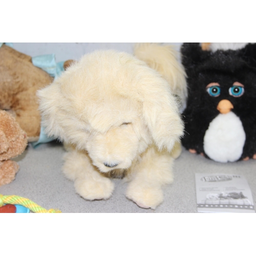 1517 - Assorted vintage cuddly soft toys, mostly battery operated in some way, to incl Furby