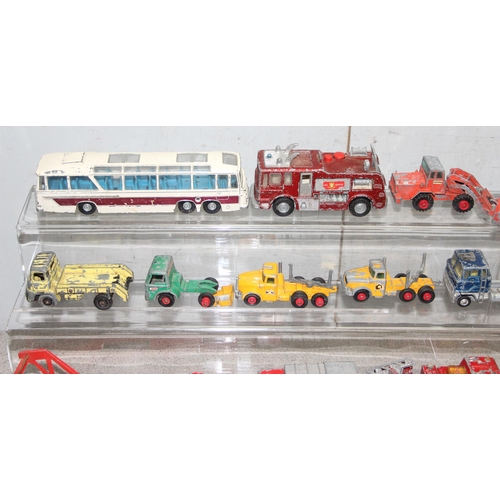 1520 - Large qty of vintage toy vehicles to incl Dinky, Matchbox and Corgi etc