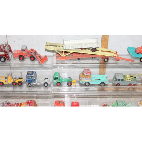 1520 - Large qty of vintage toy vehicles to incl Dinky, Matchbox and Corgi etc