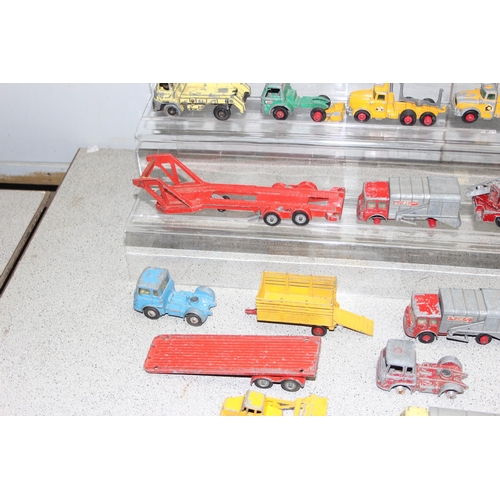 1520 - Large qty of vintage toy vehicles to incl Dinky, Matchbox and Corgi etc