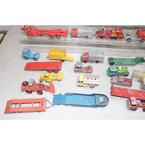 1520 - Large qty of vintage toy vehicles to incl Dinky, Matchbox and Corgi etc