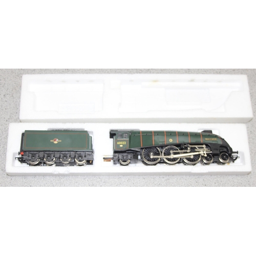 1528 - Hornby Railways OO gauge scale model in box of a B.R. Class A4 4-6-2 'Mallard' locomotive train engi... 