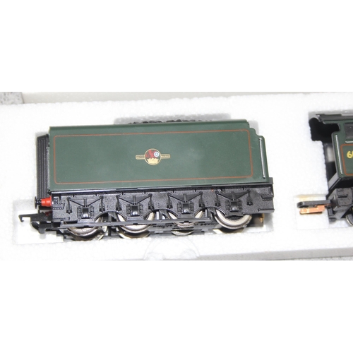 1528 - Hornby Railways OO gauge scale model in box of a B.R. Class A4 4-6-2 'Mallard' locomotive train engi... 