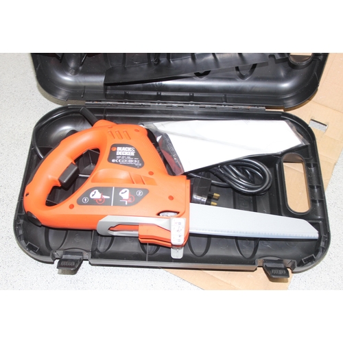 837 - Black & Decker electric saw in case, seemingly unused