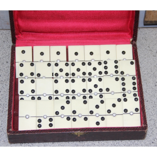 1548 - Set of small 1930’s Art Deco two tone cream and green Bakelite dominoes with steel pins in original ... 