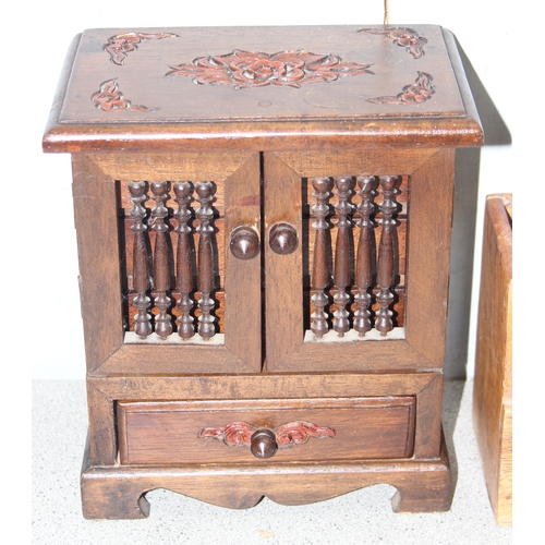 279 - Small wooden four drawer table top jewellery/trinket cabinet with lined drawers, approx 24cm x 21cm,... 