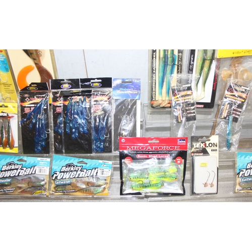 724 - Medium to large fishing lures/rigs all with hooks