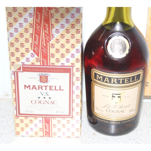 1636 - Boxed 70cl bottle of Martell V.S. cognac