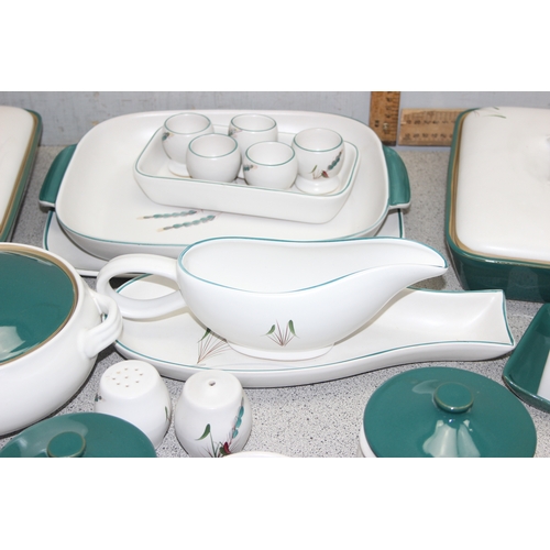 1777 - Huge qty of retro Denby Greenwheat pattern dinner service, to incl dinner plates, gravy boat, tureen... 