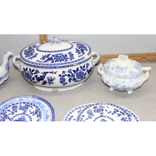 1789 - Qty of blue and white china to incl tureen and meat plates, mostly Minton Delft