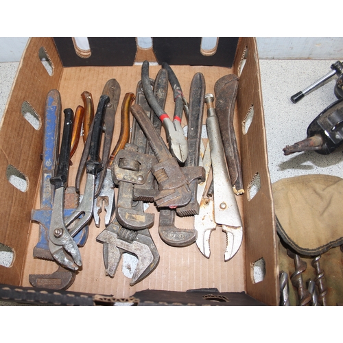 848 - Qty of drill bits, a corded Skil Baseline hand drill and other tools