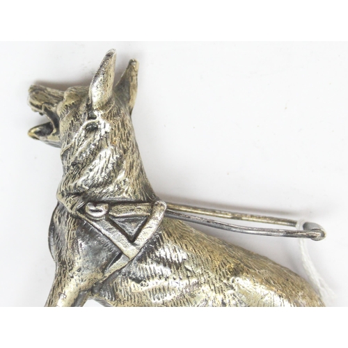 1030 - A vintage silver plated model of a German Shepherd or Alsatian, approx 14cm wide, with screw thread ... 