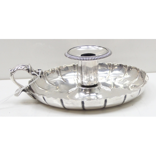 1039 - A George III period old Sheffield silver plated chamberstick by Matthew Boulton, marks to base, appr... 