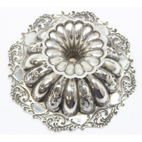 1040 - An Edwardian highly decorative silver pedestal bonbon dish with pierced decoration, Birmingham 1903 ... 