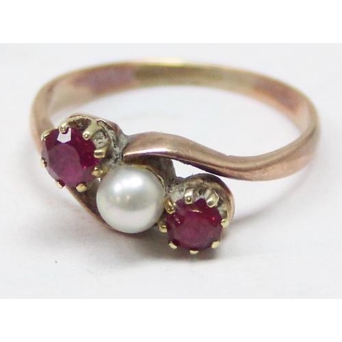 1109 - 4 pieces of 9ct gold jewellery, retro band ring, a pearl and pink stone crossover ring, a seed pearl... 