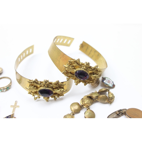 1112 - Qty of assorted antique and later gold plated jewellery to inc a pair of gold plated folding lorgnet... 