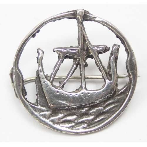 1126 - A retro Scandinavian style brooch formed as a Viking longboat, marked Sterling Silver and XRF confir... 