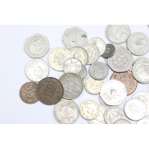 1246 - Qty of assorted interesting world coins, many Isle of Man and approx 38.15g of mixed world silver co... 