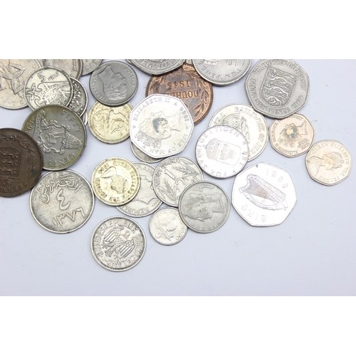 1246 - Qty of assorted interesting world coins, many Isle of Man and approx 38.15g of mixed world silver co... 