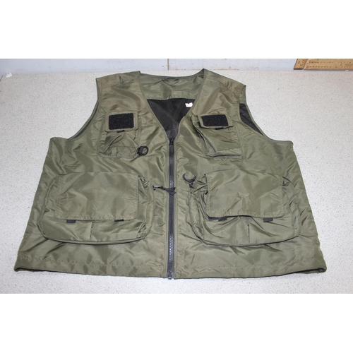 741 - Crivit fishing gillet, HH waterproof bib and brace XXL and a new with tags HH green waterproof pair ... 