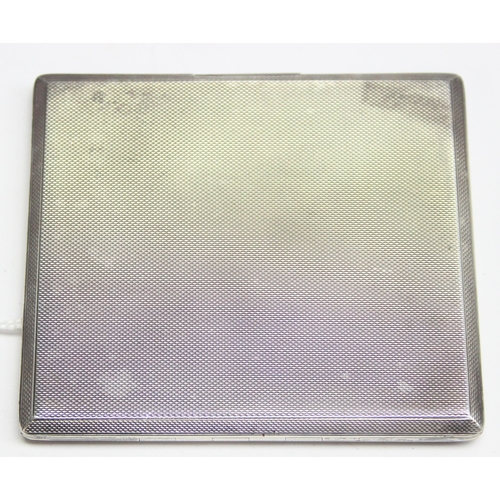 1059 - A heavy Art Deco period silver cigarette case with engine turned decoration & good quality recessed ... 