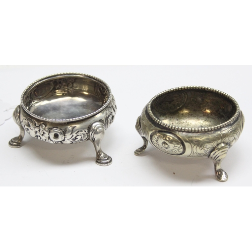 1061 - A Victorian silver salt, marked for London 1859 by Robert Harper, approx 63.49g gross and a similar ... 