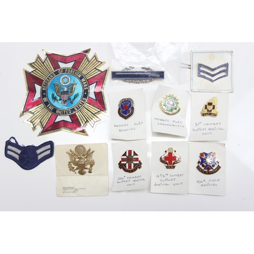 1459 - A large qty of assorted American military and other medals, badges and insignia to inc at least one ... 