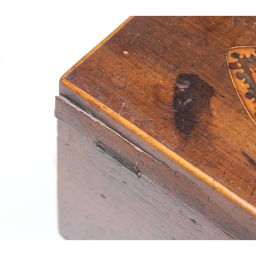 288 - A Georgian mahogany tea caddy with Sheraton inlay depicting a shell, approx 19cm wide