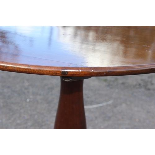 68 - A Georgian tilt top mahogany table with tripod base and pad feet, approx 79cm wide x 79cm deep x 72c... 