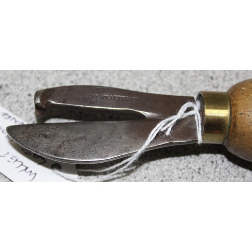 1416 - Antique and later handworking tools to inc c.1800s can opener, a shoemaking knife by George Barnsley... 