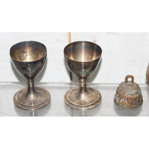 1651 - Qty of small mixed metalware and other items to include a shot flask, cow bell and a wooden 'Cuss bo... 