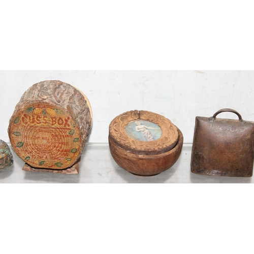 1651 - Qty of small mixed metalware and other items to include a shot flask, cow bell and a wooden 'Cuss bo... 